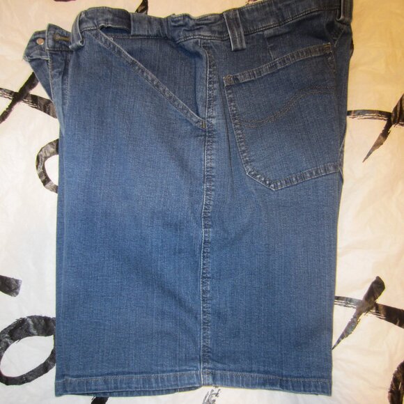 LEES' SIZE 12M/WITH FRONT ZIPPER & BELT LOOP/LADIES' JEAN SHORTS - Picture 1 of 9